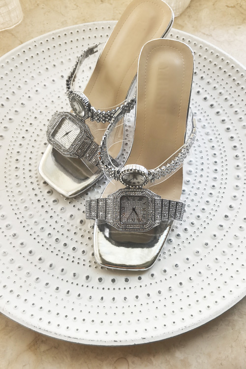 Luxury Watch With Leather Strap - Sandales à talons hauts pour femmes,