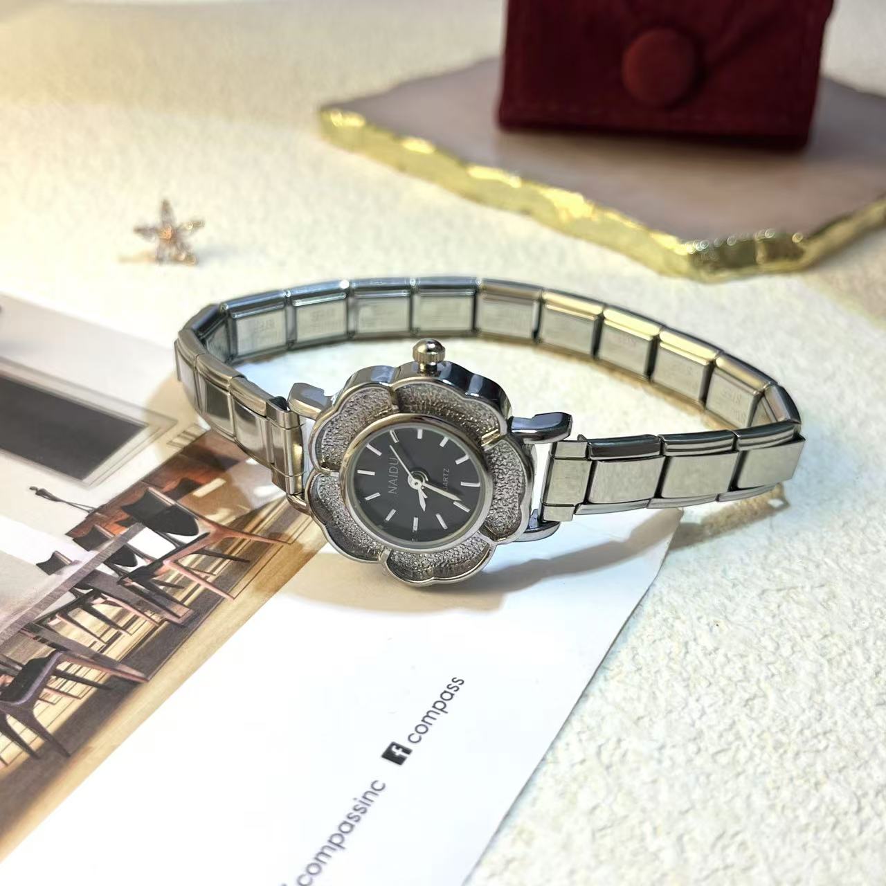 Montres à Quartz pour femmes a - Luxury Watch Gift For Her avis et prix