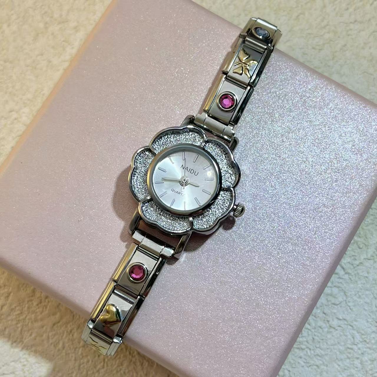 Montres à Quartz pour femmes a - Luxury Watch Gift For Her avis et prix